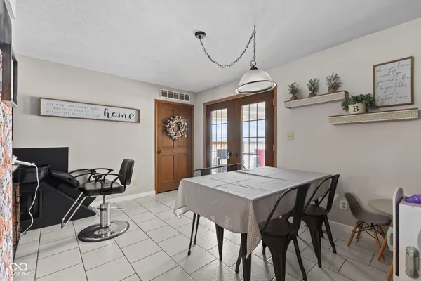 $650,000 | 5861 North 75th Street West, Whiteland, IN 46184