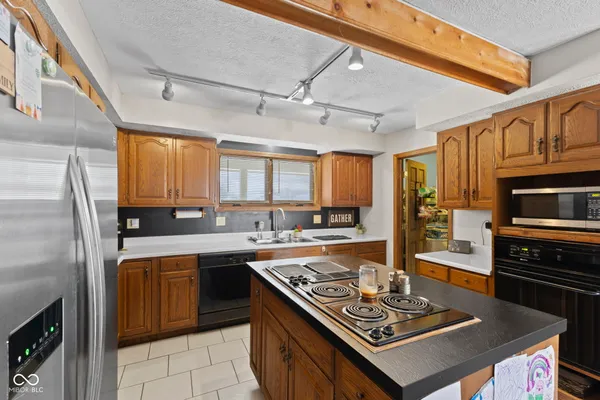 $650,000 | 5861 North 75th Street West, Whiteland, IN 46184