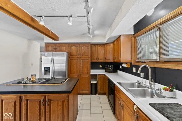 $650,000 | 5861 North 75th Street West, Whiteland, IN 46184