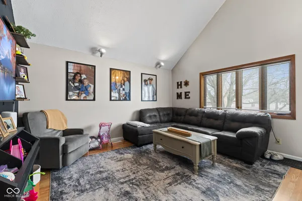 $650,000 | 5861 North 75th Street West, Whiteland, IN 46184