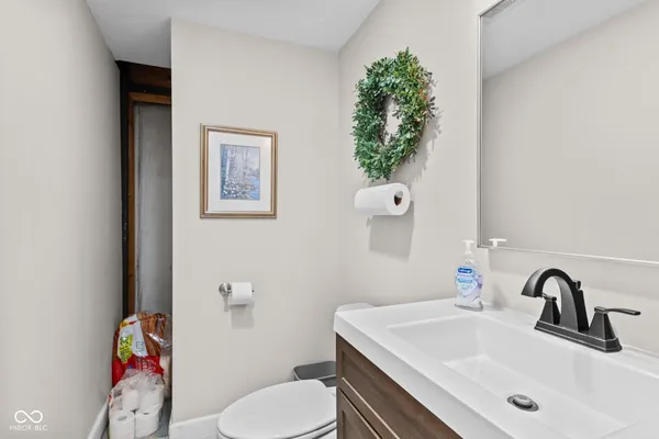 $650,000 | 5861 North 75th Street West, Whiteland, IN 46184