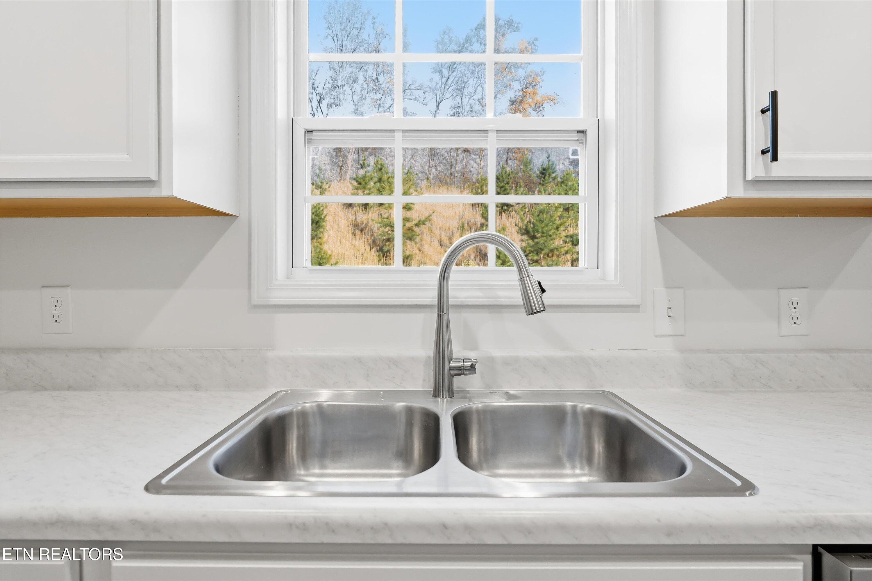 8000 Poplar Grove Lane Powell, TN 37849 - Photo 10 of 34 Kitchen