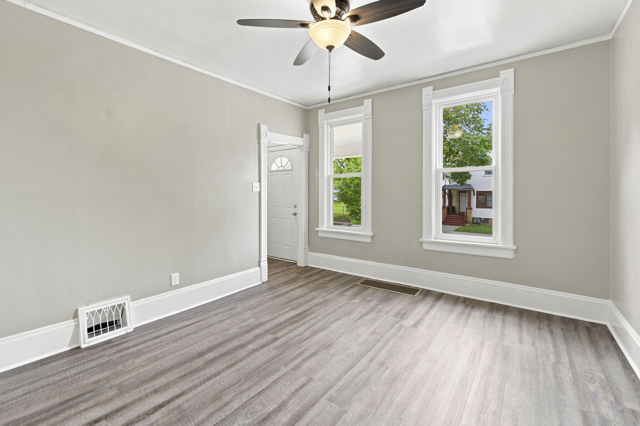 1238 North 26th Street Milwaukee, WI 53205 - Photo 3 of 26 3-web-or-mls-_DSC3637