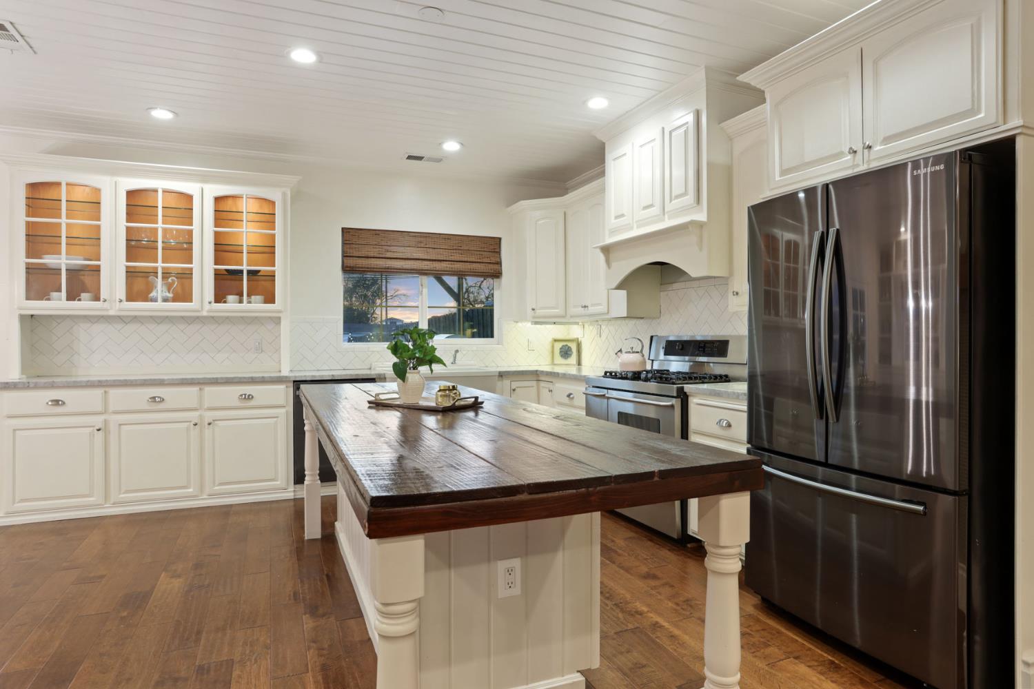 240 3rd Street Galt, CA 95632 - Photo 9 of 56