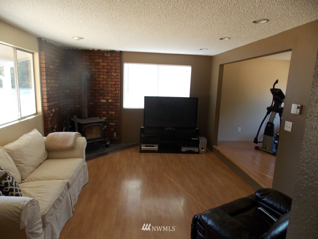 365 Howe Road Toledo, WA 98591 - Photo 3 of 15