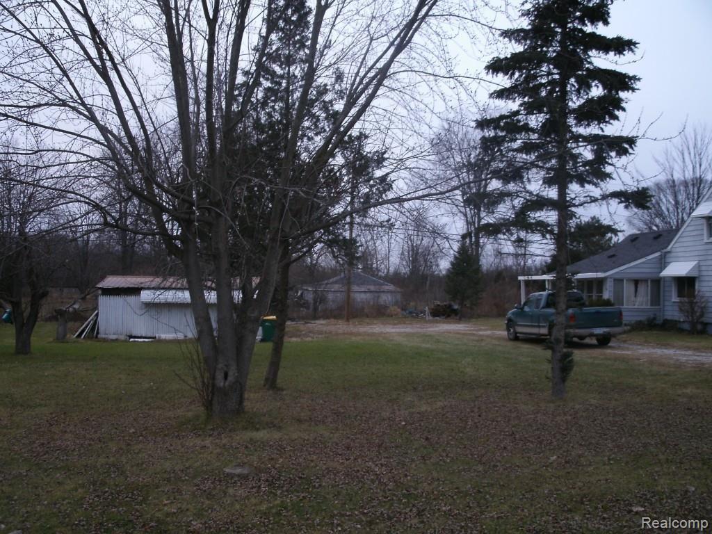 30098 Fort Road Rockwood, MI 48173 - Photo 5 of 21 350.jpg