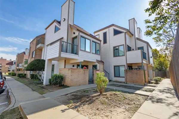 $1,000 | 2301 Balsam Drive, Unit F308, Arlington, TX 76006