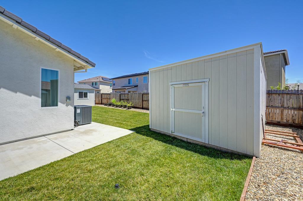 8229 Poppy Rdg Circle Elk Grove, CA 95757 - Photo 58 of 75