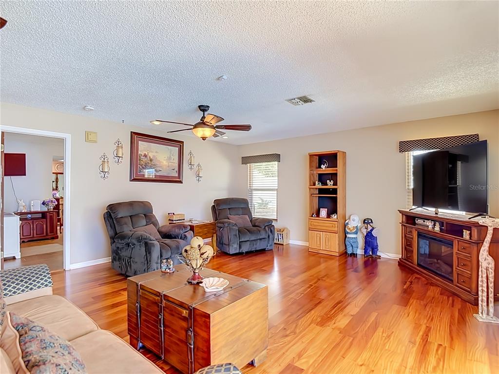 3008 Ripplewood Drive Seffner, FL 33584 - Photo 8 of 79
