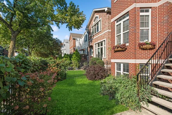$1,050,000 | 1803 North Fairfield Avenue, Chicago, IL 60647