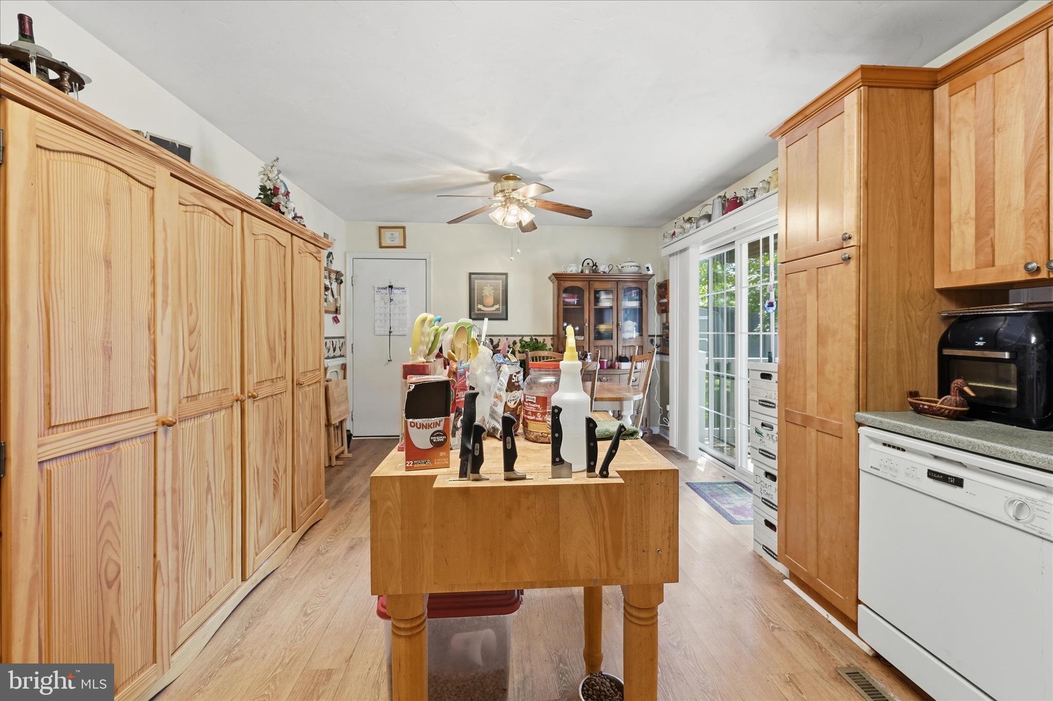 1126 Cobblestone Court Hanover, PA 17331 - Photo 8 of 32 Kitchen