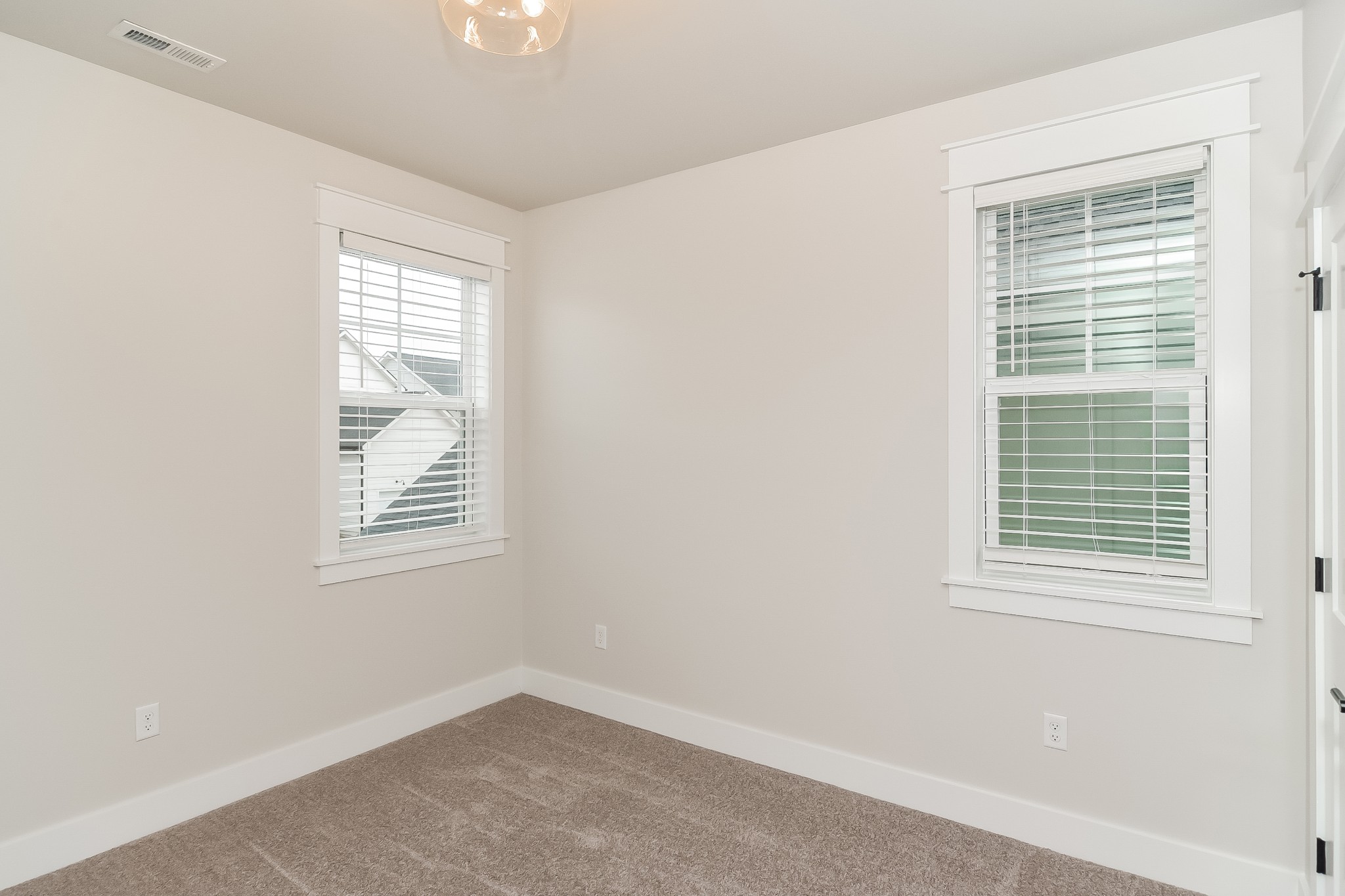 228 Sounder Circle La Vergne, TN 37086 - Photo 13 of 17 a view of an empty room with a window