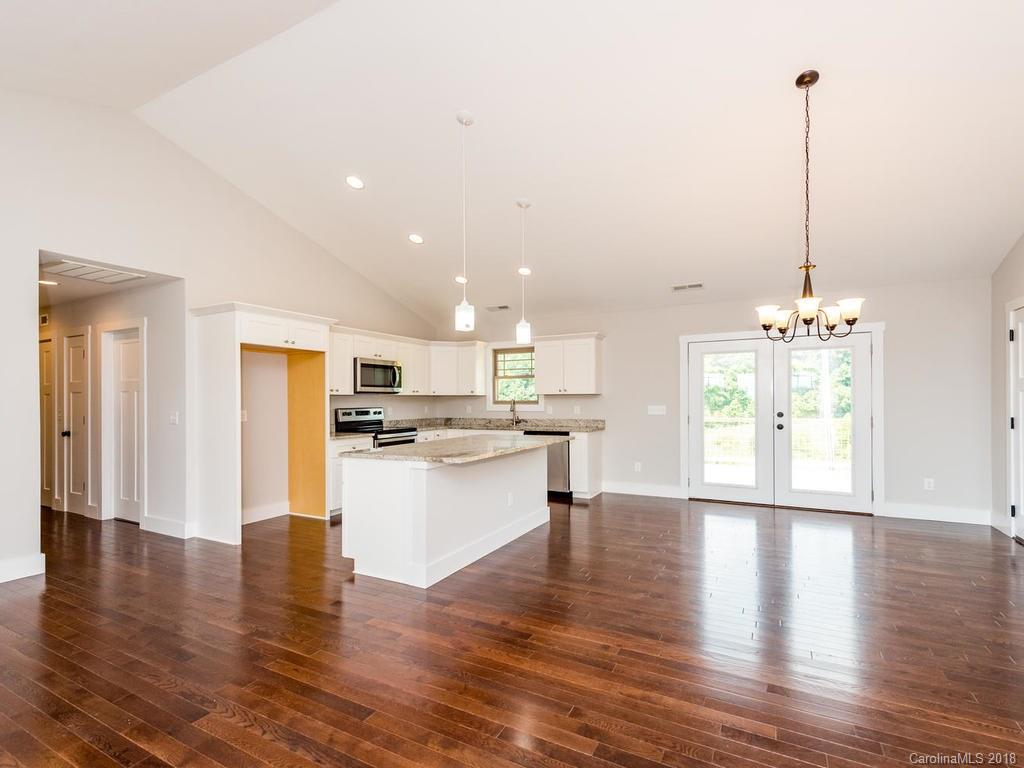 612 Green Valley Road Leicester, NC 28748 - Photo 6 of 33 Gallery Image 6