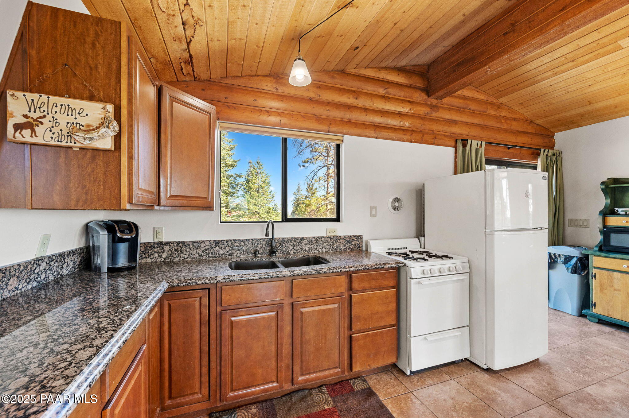 3880 East Refuge Hideout Road Prescott, AZ 86303 - Photo 12 of 35 12-Kitchen