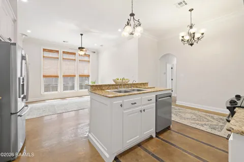 $285,000 | 305 Barataria Drive, Lafayette, LA 70508