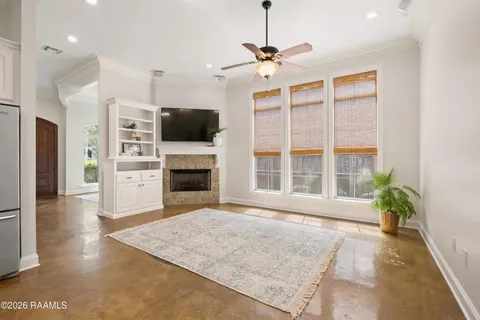 $285,000 | 305 Barataria Drive, Lafayette, LA 70508
