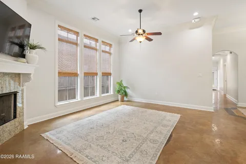 $285,000 | 305 Barataria Drive, Lafayette, LA 70508