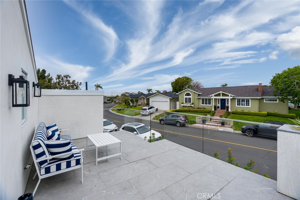 480 Morning Canyon Road Corona del Mar, CA 92625 - Photo 22 of 33 a living room filled with furniture
