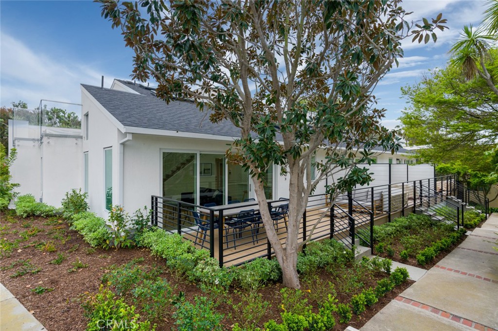 480 Morning Canyon Road Corona del Mar, CA 92625 - Photo 28 of 33 a front view of a house with garden