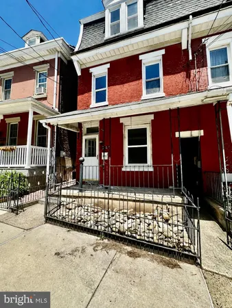 $2,500 | 241 High Street, Phoenixville, PA 19460