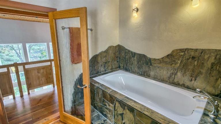5292 Lost Creek Road Eagle Point, OR 97524 - Photo 21 of 35 Additional Photo