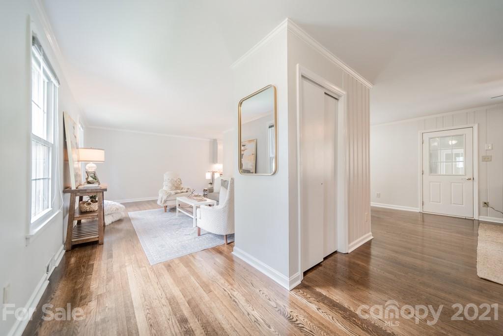 5330 Valley Forge Road Charlotte, NC 28210 - Photo 6 of 27