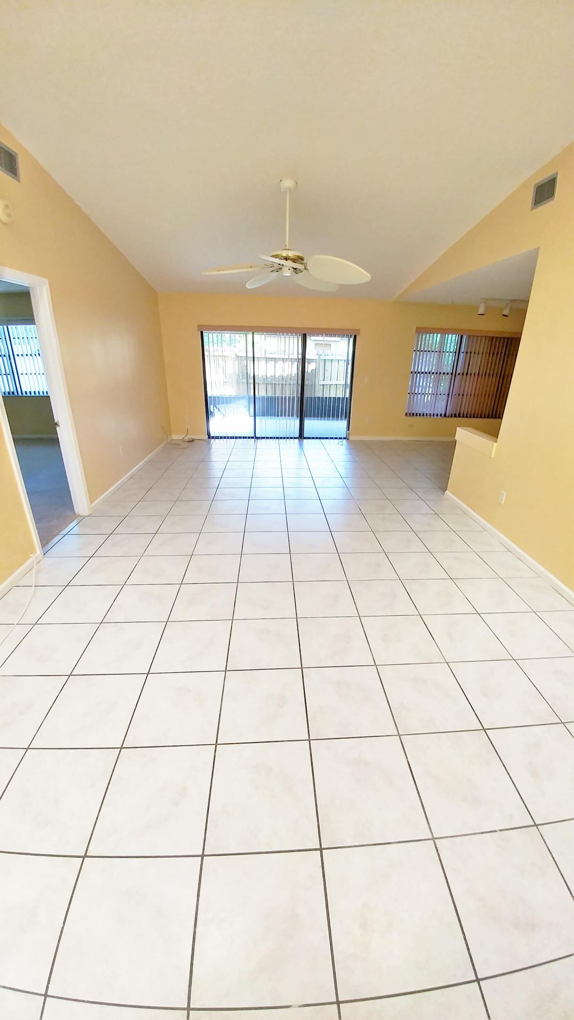 4391 Rende Lane Lake Worth, FL 33461 - Photo 5 of 16 20161024_122728_HDR