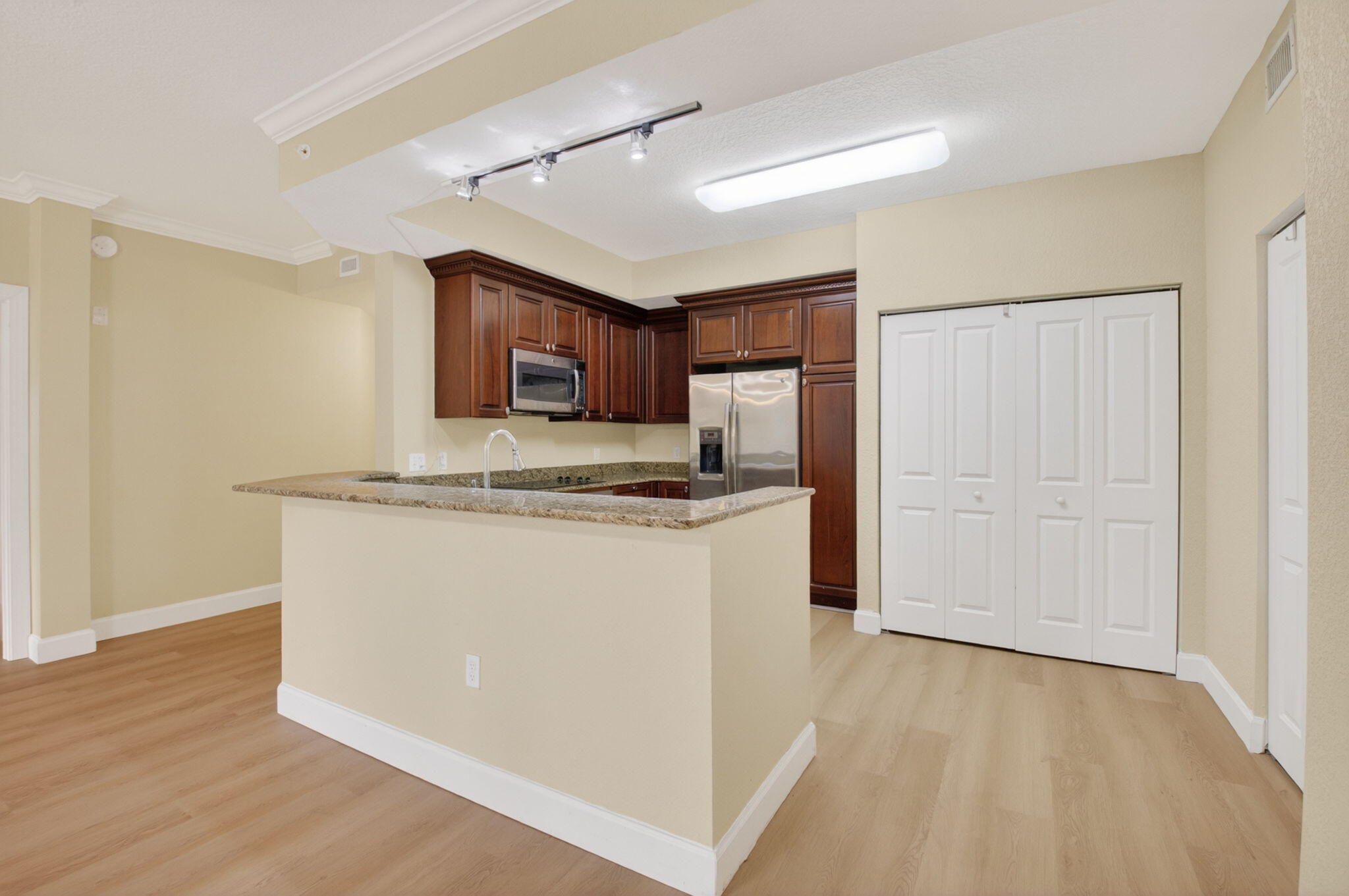 1690 Renaissance Commons Boulevard, Unit 1219 Boynton Beach, FL 33426 - Photo 10 of 52 11-web-or-mls-DSC_0228