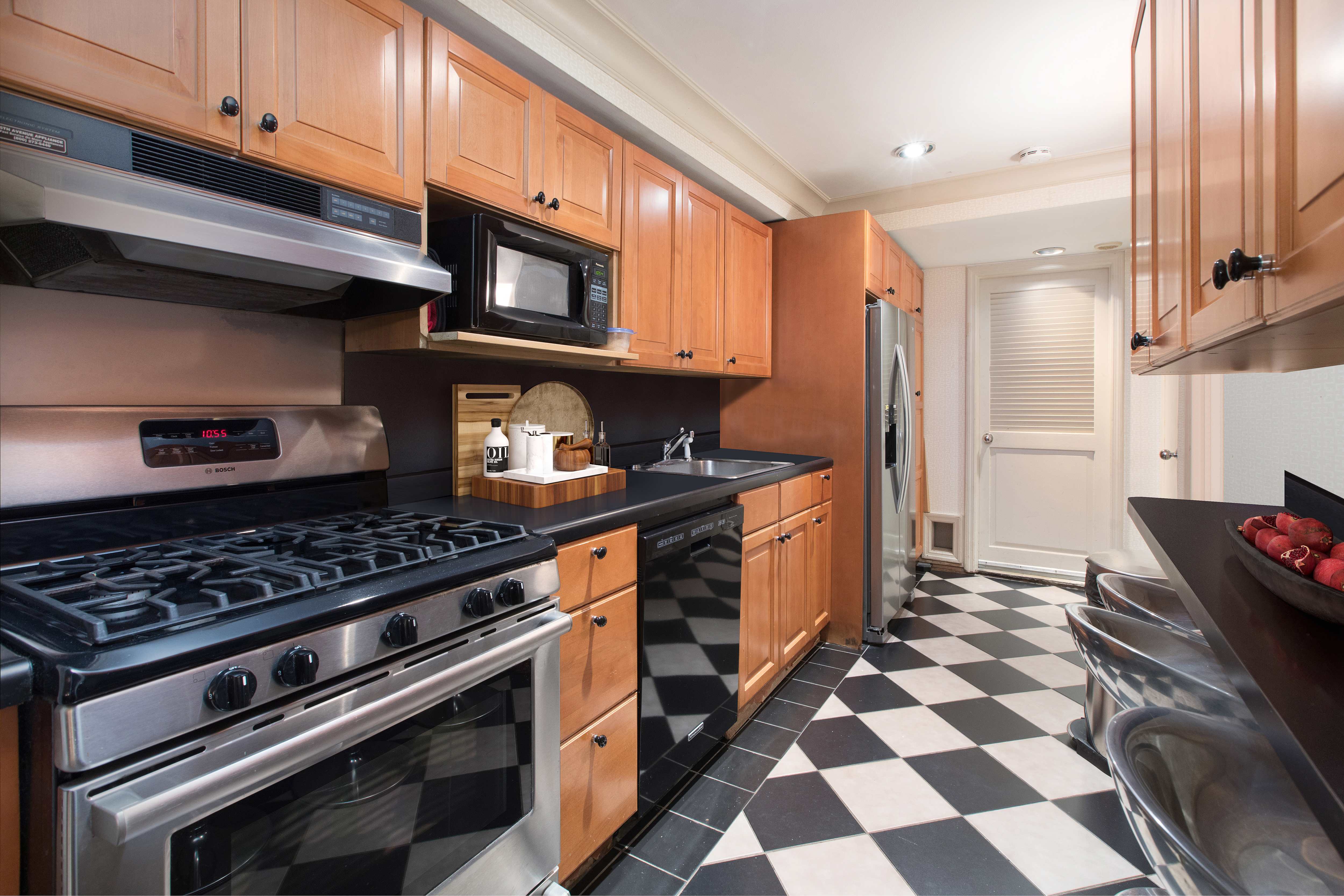 232 East 84th Street Manhattan, NY 10028 - Photo 7 of 17