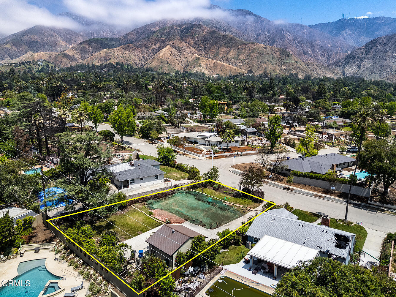 2221 Sinaloa Avenue Altadena, CA 91001 - Photo 14 of 22 an aerial view of residential houses and outdoor space