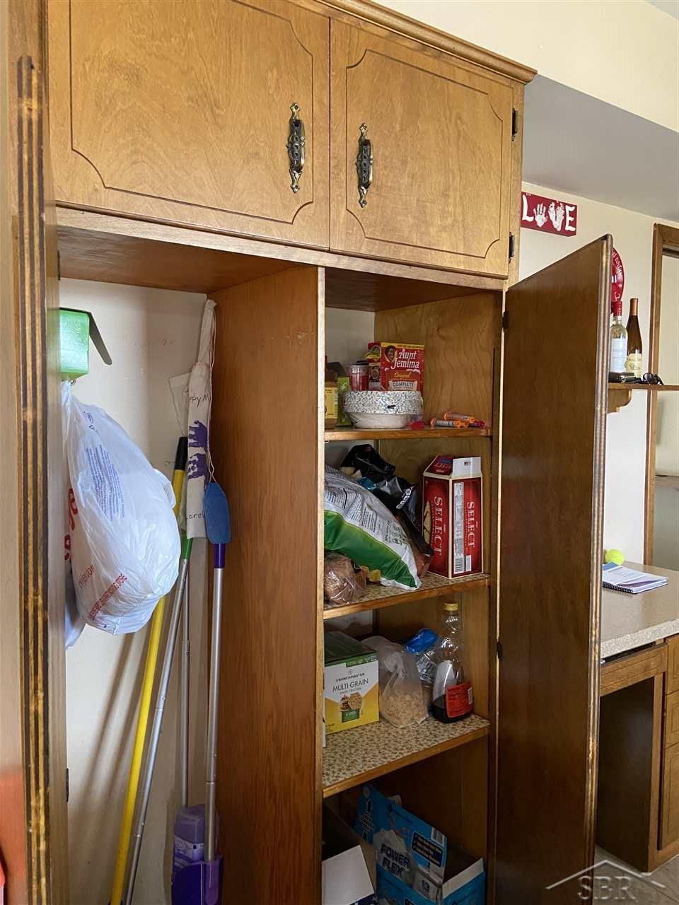 6577 Becker Road Saginaw, MI 48601 - Photo 8 of 30 Large Pantry
