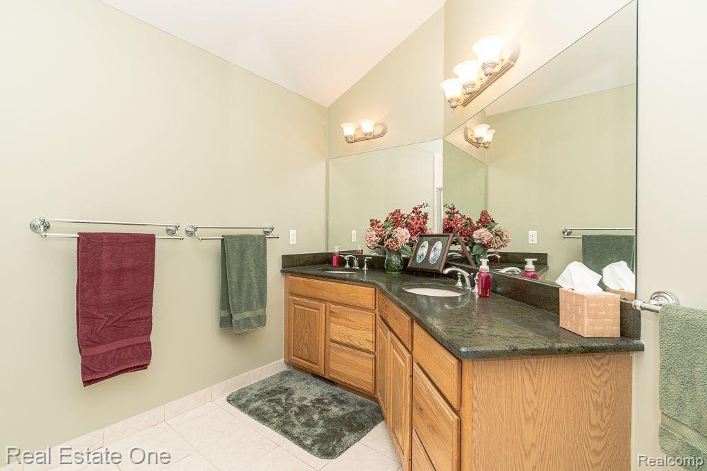 3208 Fairgrove Terrace Rochester Hills, MI 48309 - Photo 11 of 21