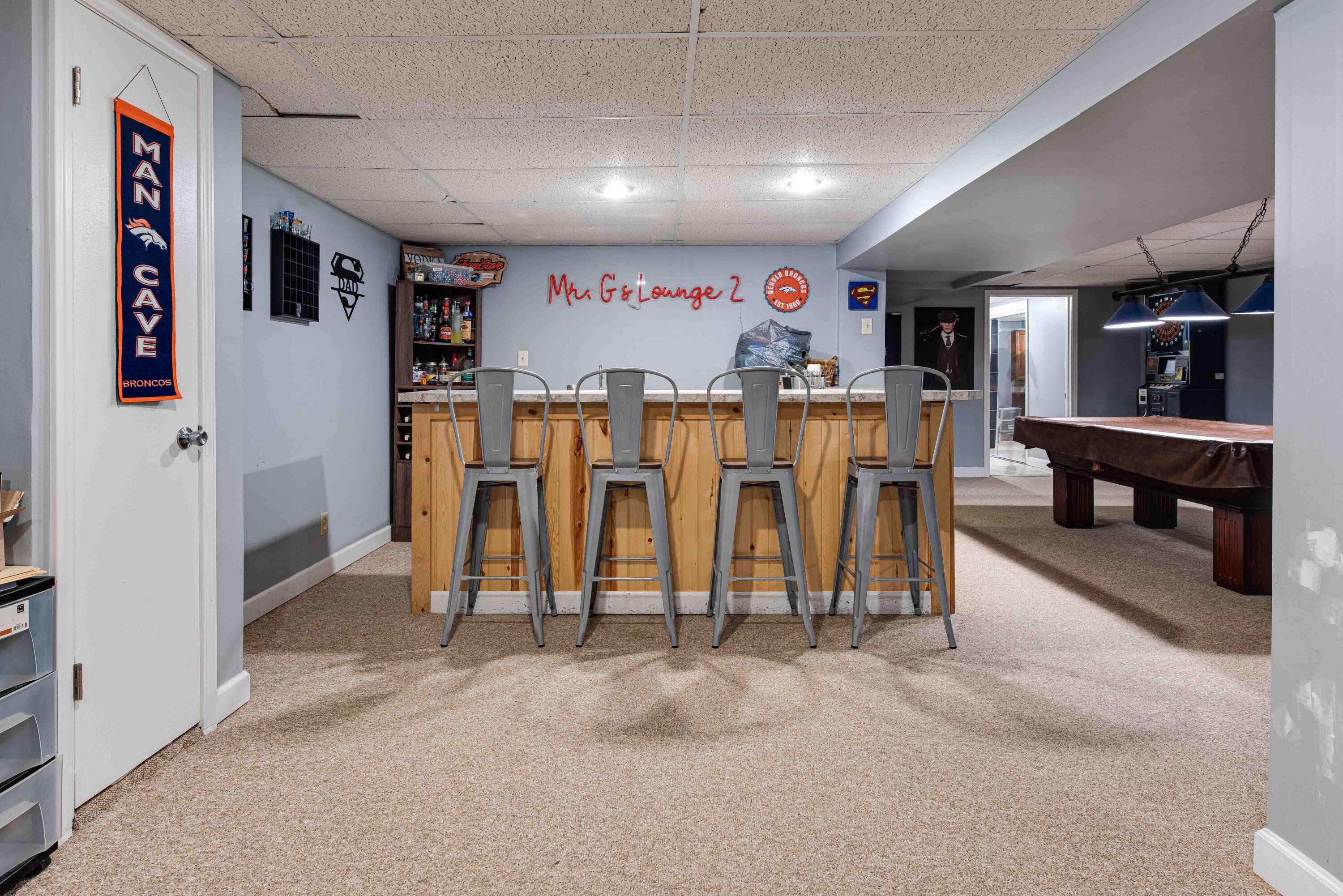 6721 59th Avenue Kenosha, WI 53142 - Photo 18 of 19 Wet Bar