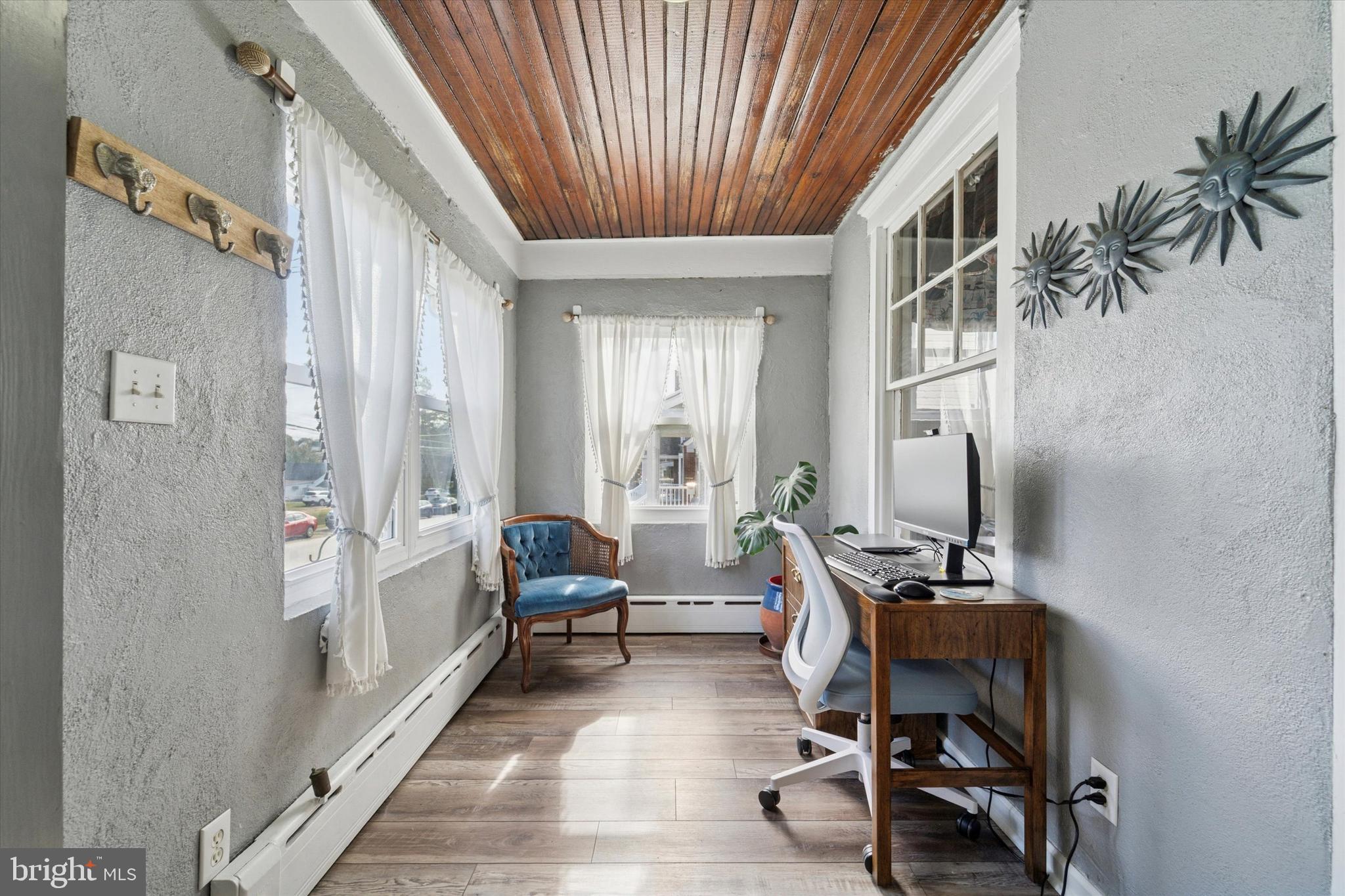 339 Sutton Avenue Folsom, PA 19033 - Photo 2 of 26