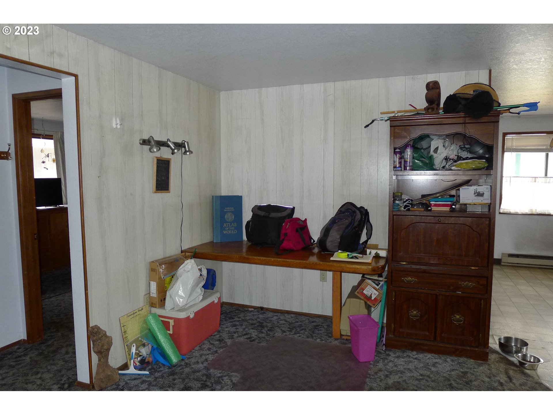238 North 9th Street Reedsport, OR 97467 - Photo 20 of 38 a living room with furniture