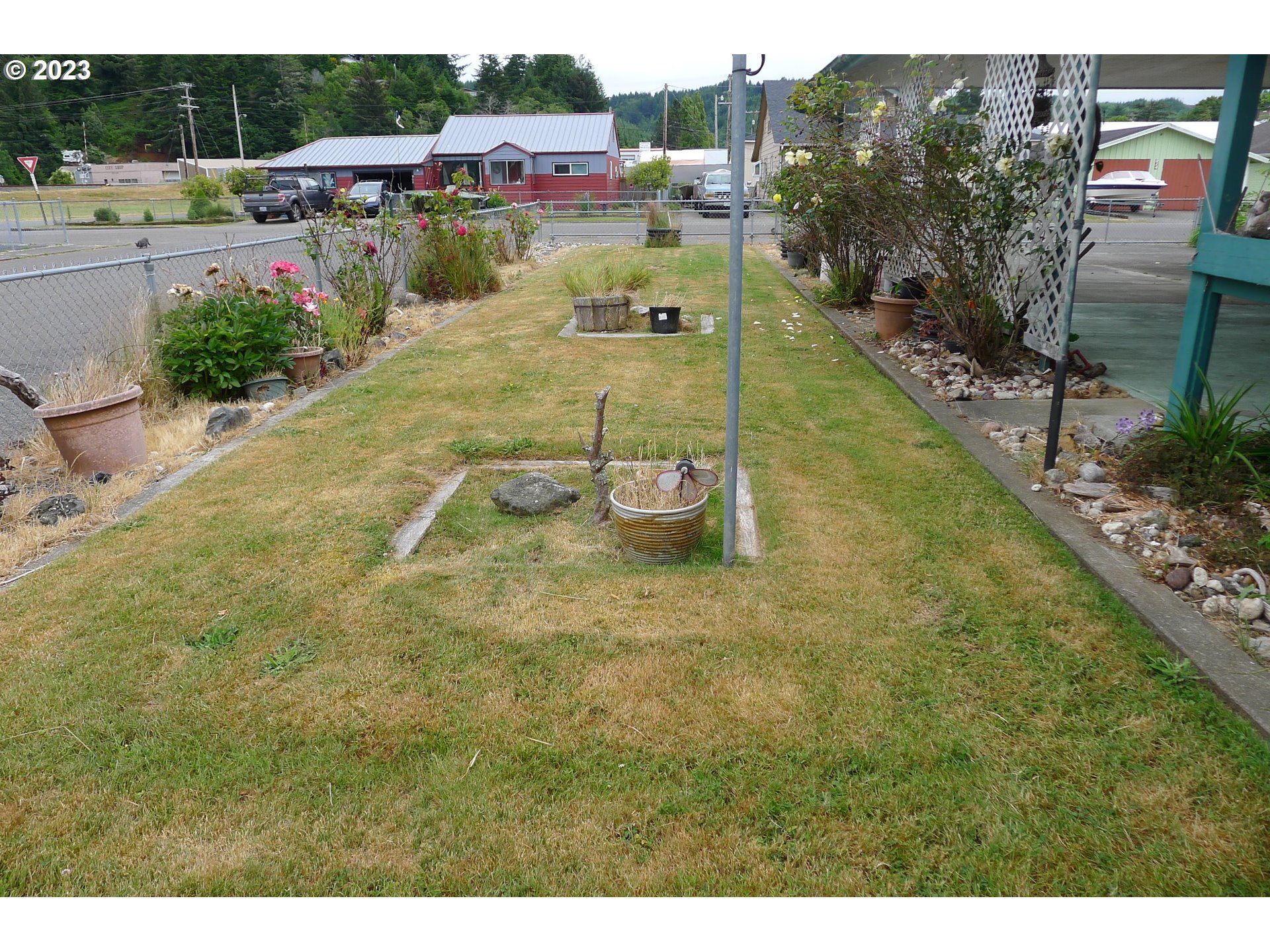 238 North 9th Street Reedsport, OR 97467 - Photo 33 of 38