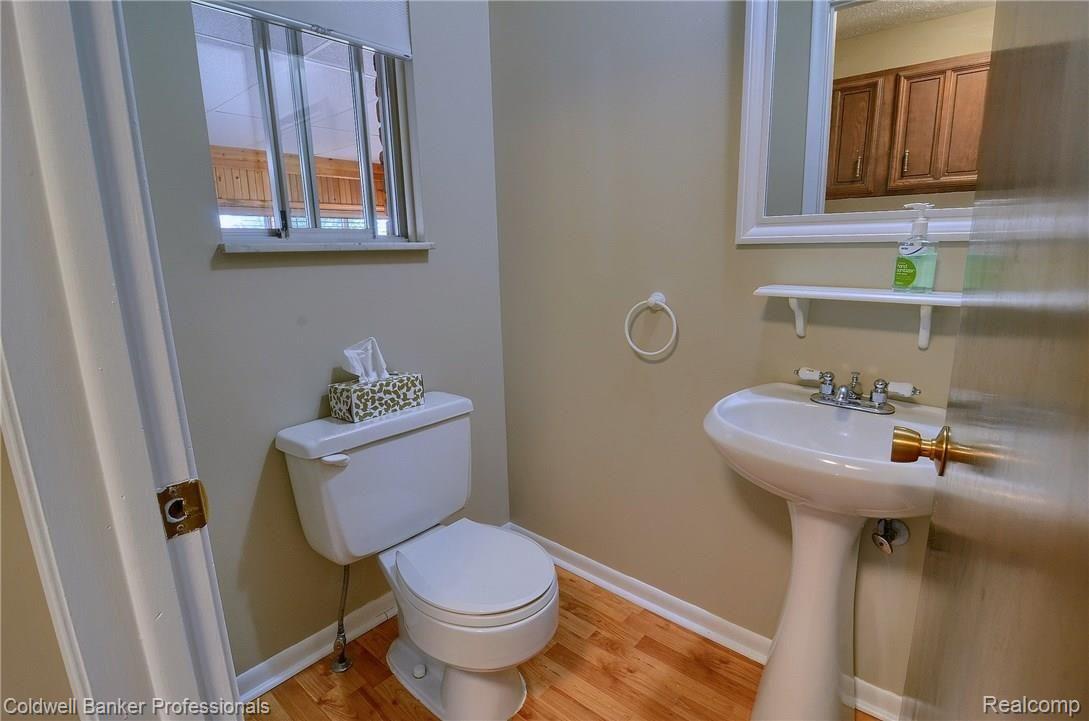 738 West Schafer Road Howell, MI 48843 - Photo 10 of 35 Half_Bathroom.jpg