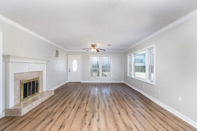 $1,750 | 1007 East Main Street, Tomball, TX 77375