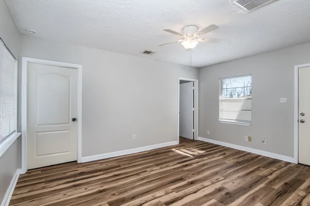 $1,750 | 1007 East Main Street, Tomball, TX 77375