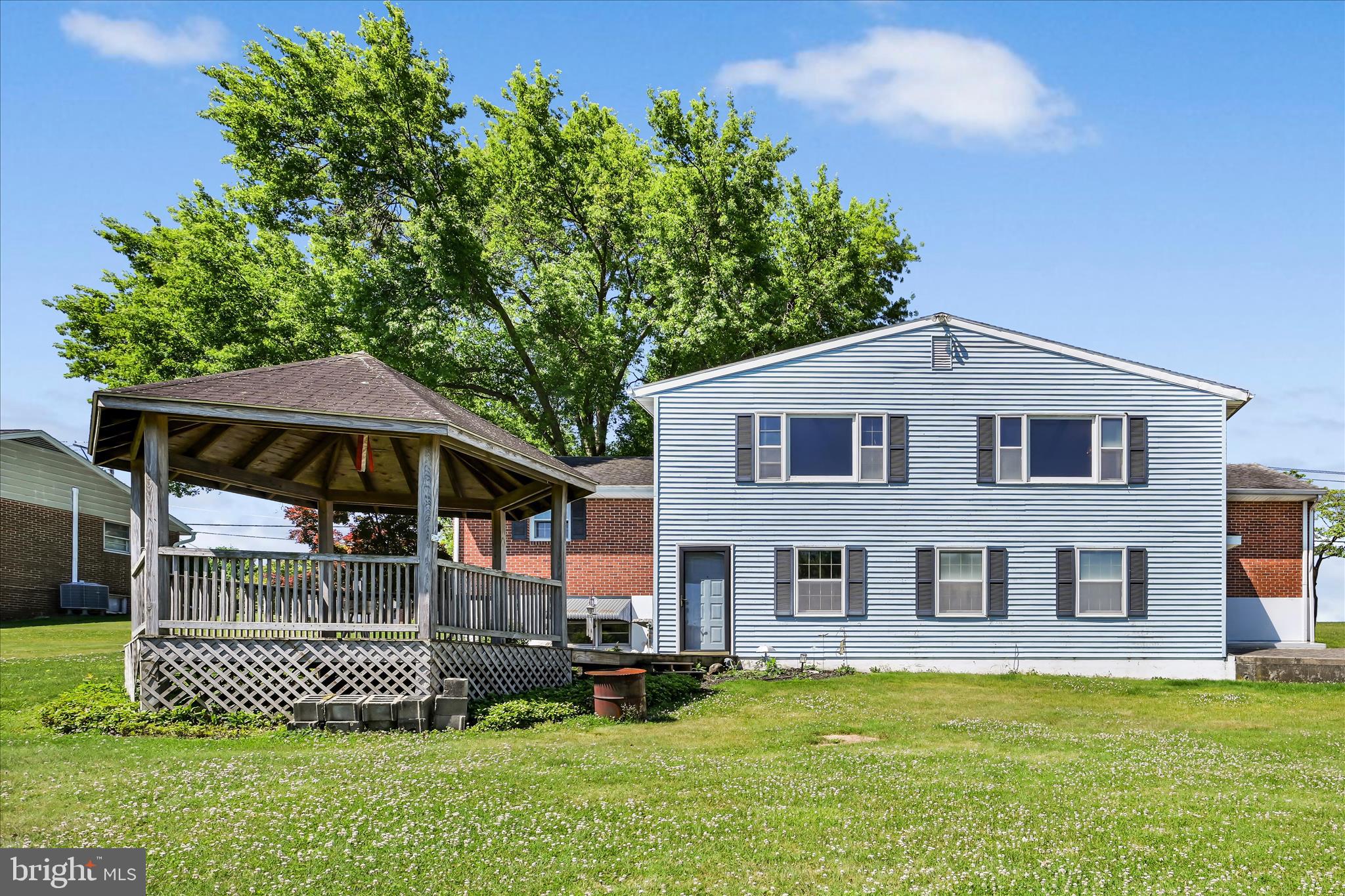627 Pine Hill Road Lititz, PA 17543 - Photo 41 of 49 Exteriro Back