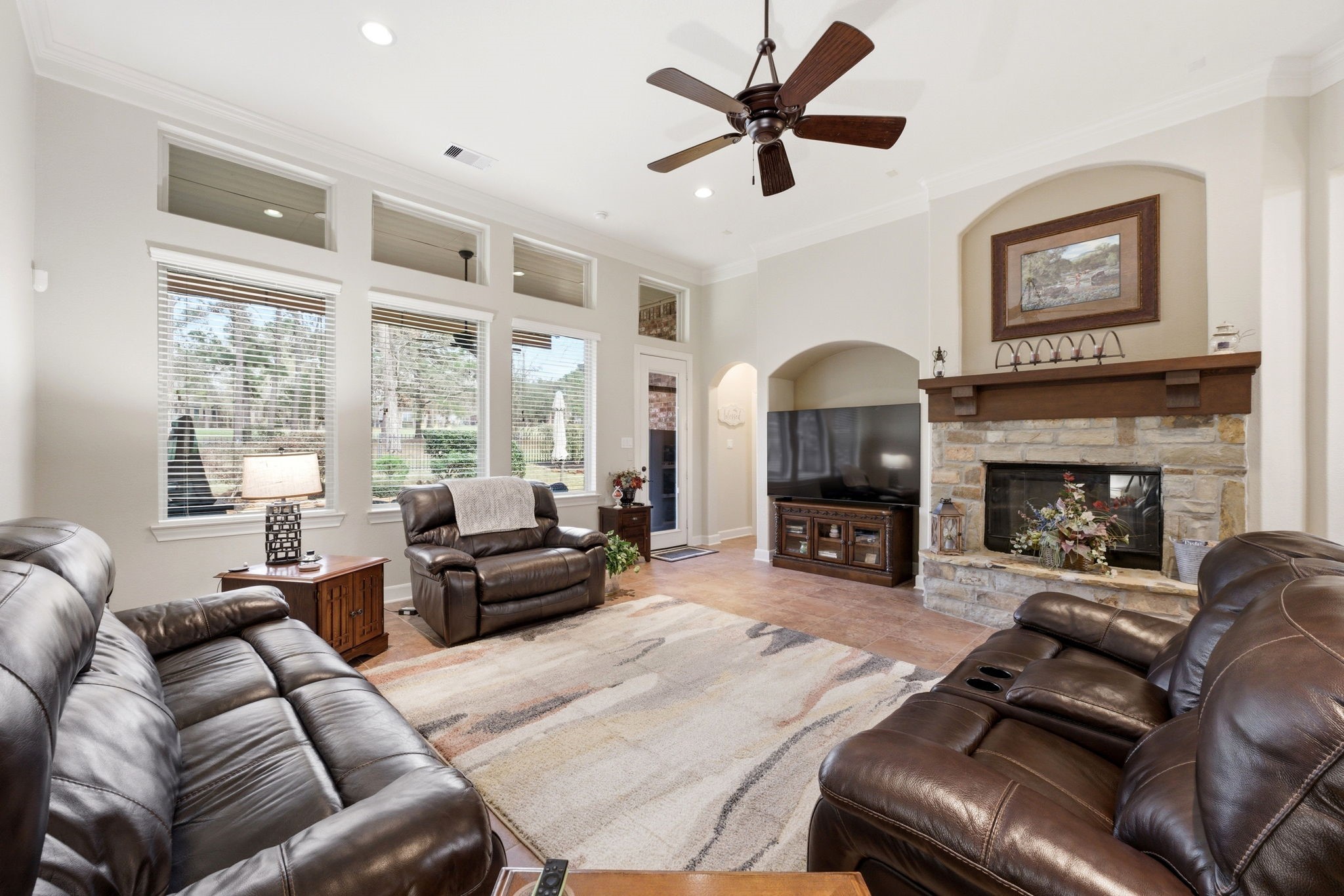 1638 Beau Rivage Conroe, TX 77304 - Photo 4 of 31