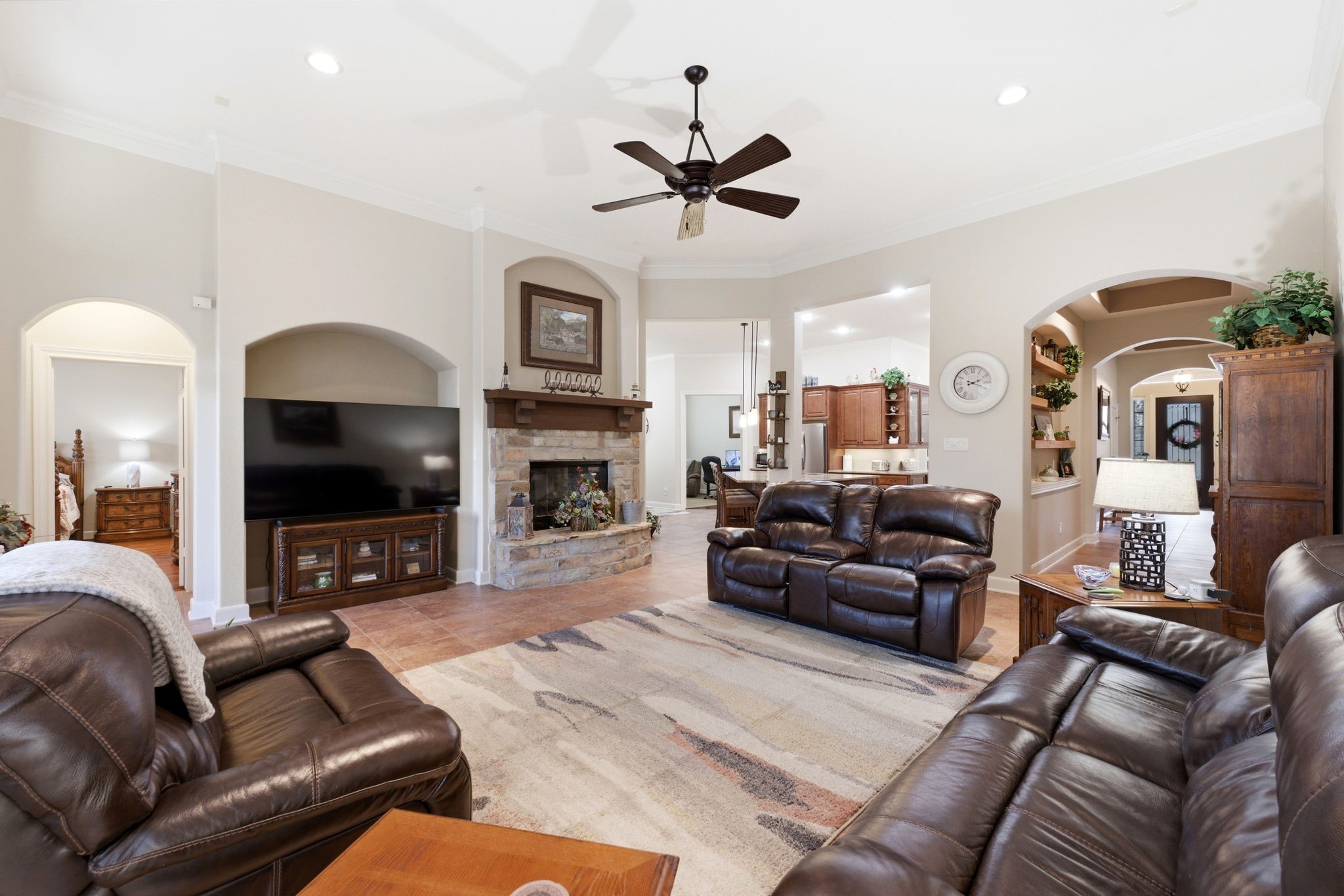 1638 Beau Rivage Conroe, TX 77304 - Photo 7 of 31