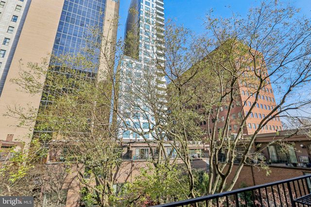 $655,000 | 32 St James Court, Philadelphia, PA 19106