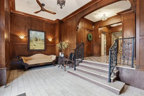 $380,000 | 2306 Park Pl Avenue, Unit 10B, Fort Worth, TX 76110