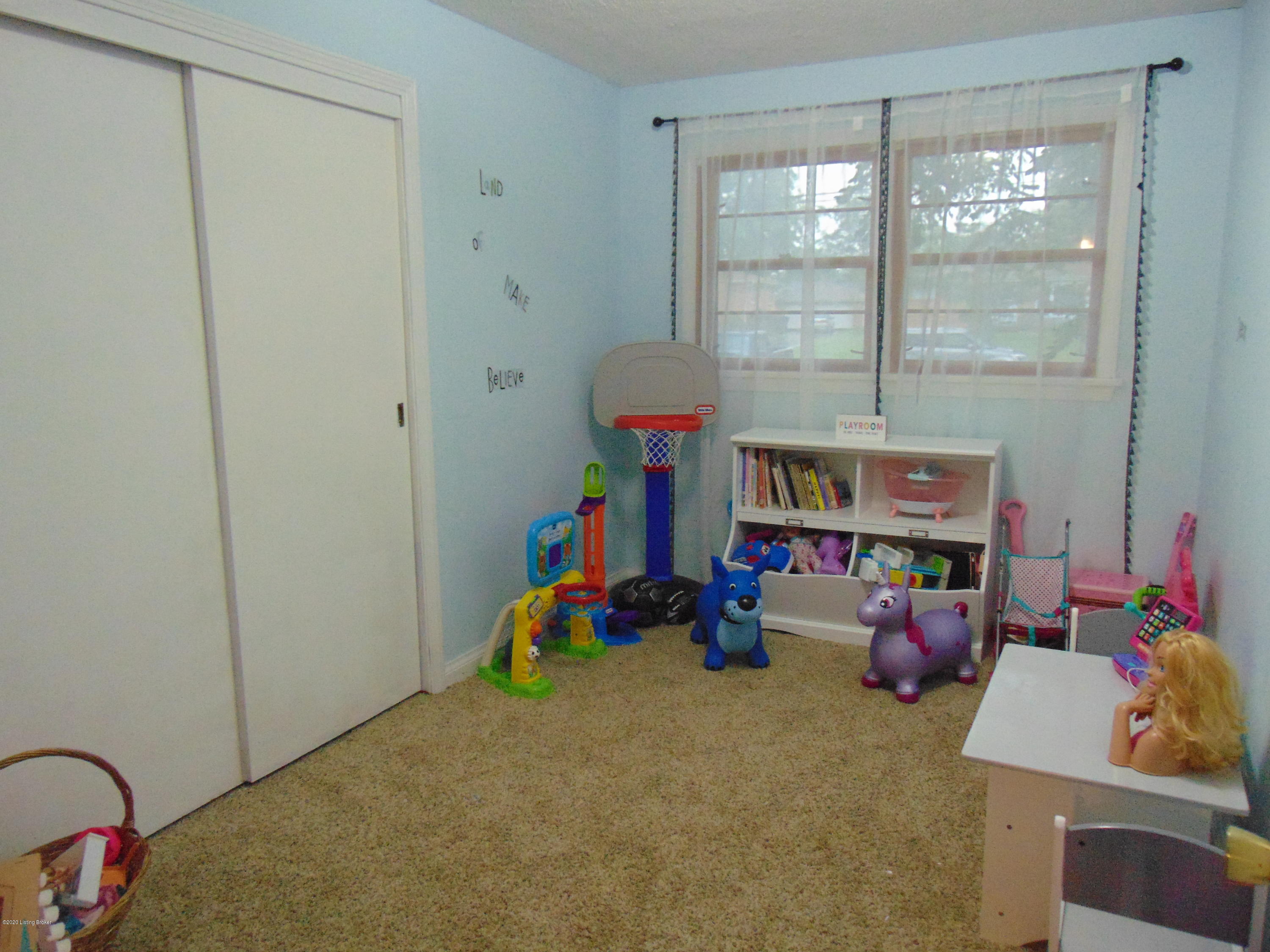 11411 Deering Road Louisville, KY 40272 - Photo 17 of 24 DSC02615
