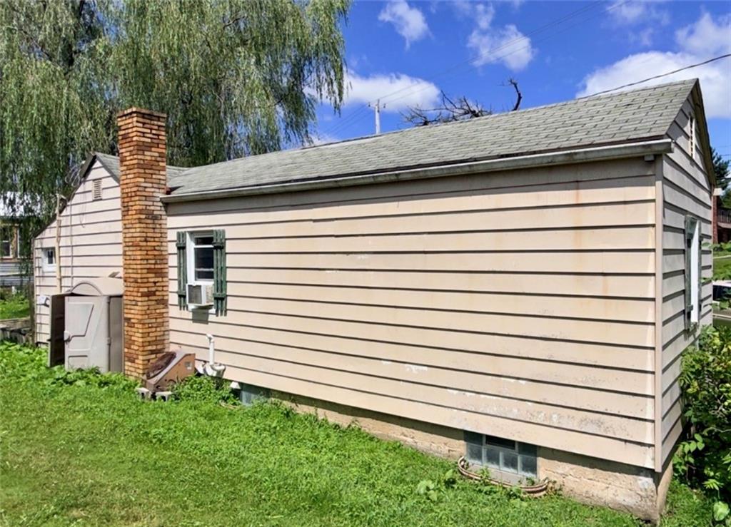1536 Old Butler Road New Castle, PA 16101 - Photo 4 of 13 Gallery Image 4