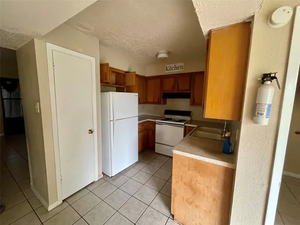 $950 | 702 Hargest Street, Unit 5, Prairie View, TX 77445