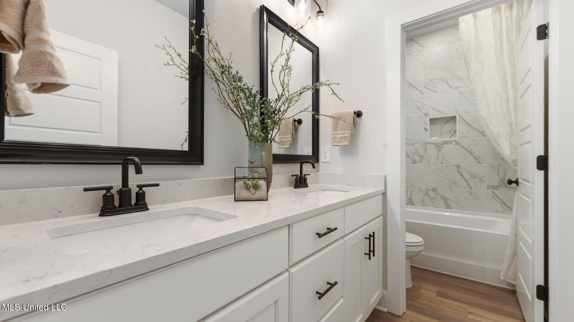 7778 Magnolia Loop Pass Christian, MS 39571 - Photo 23 of 26 Bathroom