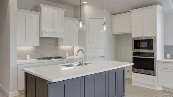 $549,900 | 175 Hillside Park, San Antonio, TX 78253