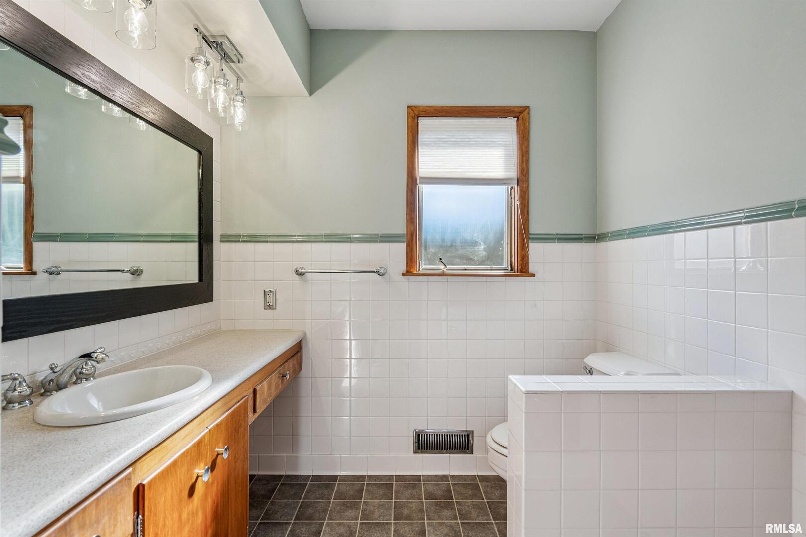 4132 Rodeo Road Davenport, IA 52806 - Photo 14 of 25